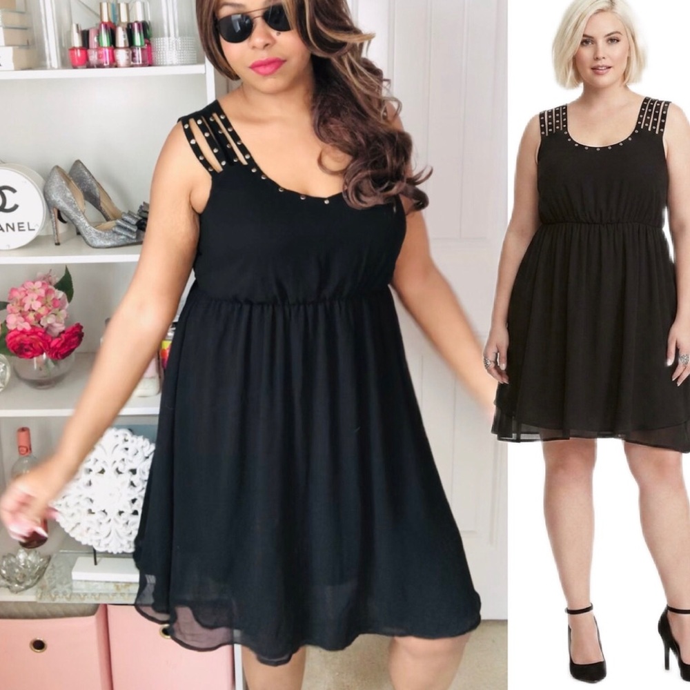 TORRID 1 Solid Black & Silver Studded PLUS SIZE 1X Sleeveless Knee Length Dress